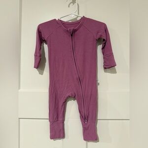 Bamboo zippy in ribbed purple fabric